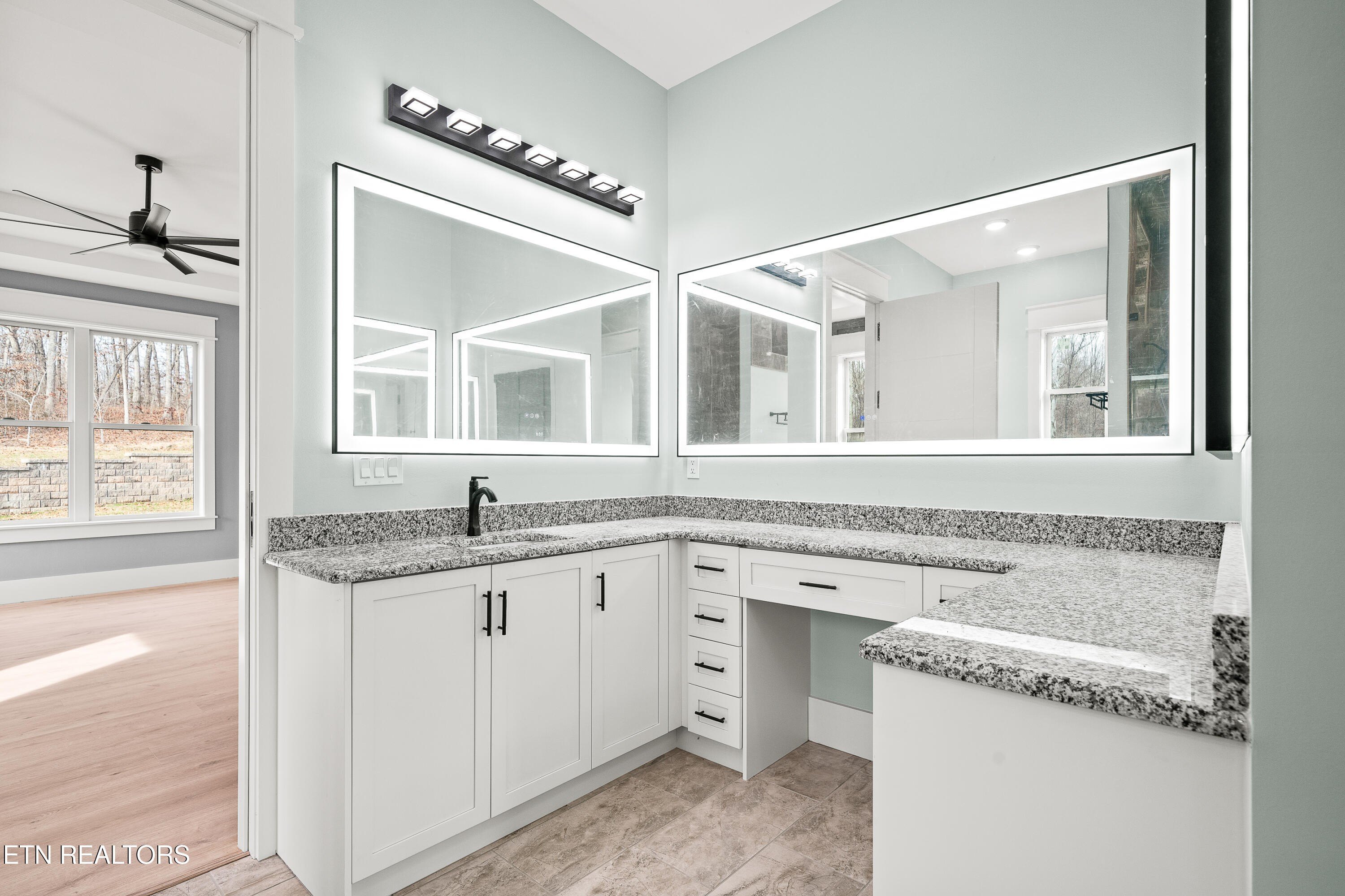 Crossville, Tennessee, 38555, United States, 4 Bedrooms Bedrooms, ,5 BathroomsBathrooms,Residential,For Sale,1977925