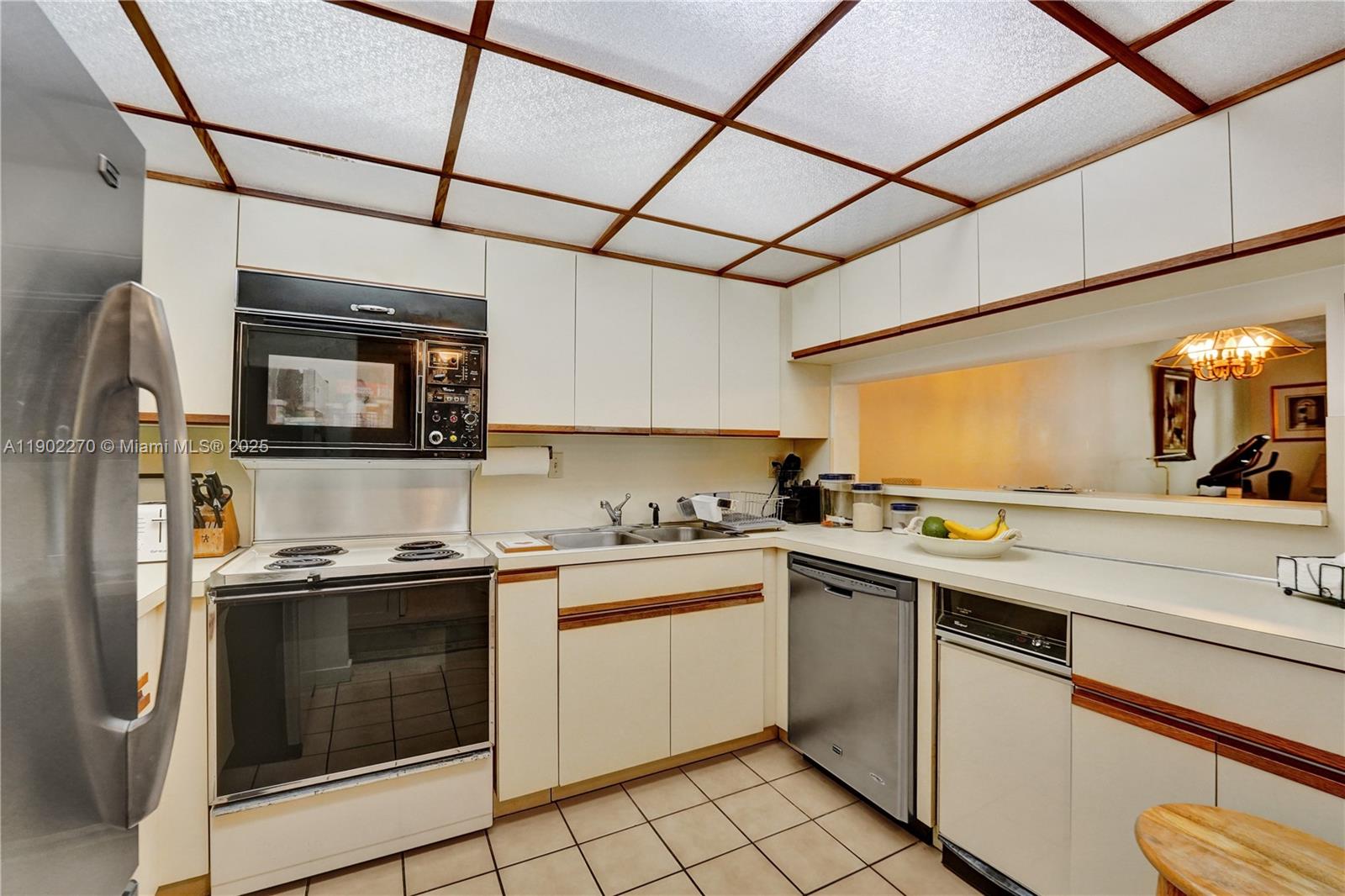 Key Biscayne, Florida, 33149, United States, 1 Bedroom Bedrooms, ,2 BathroomsBathrooms,Residential,For Sale,1971472