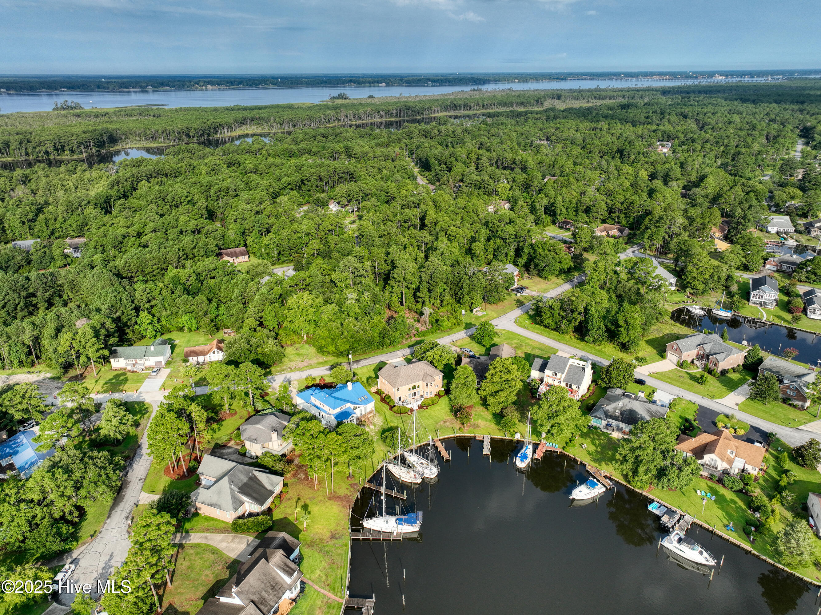 New Bern, North Carolina, 28560, United States, 4 Bedrooms Bedrooms, ,3 BathroomsBathrooms,Residential,For Sale,1907556