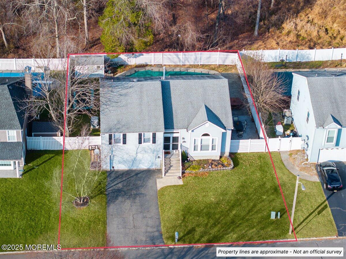 Howell, New Jersey, 07731, United States, 4 Bedrooms Bedrooms, ,3 BathroomsBathrooms,Residential,For Sale,2005606