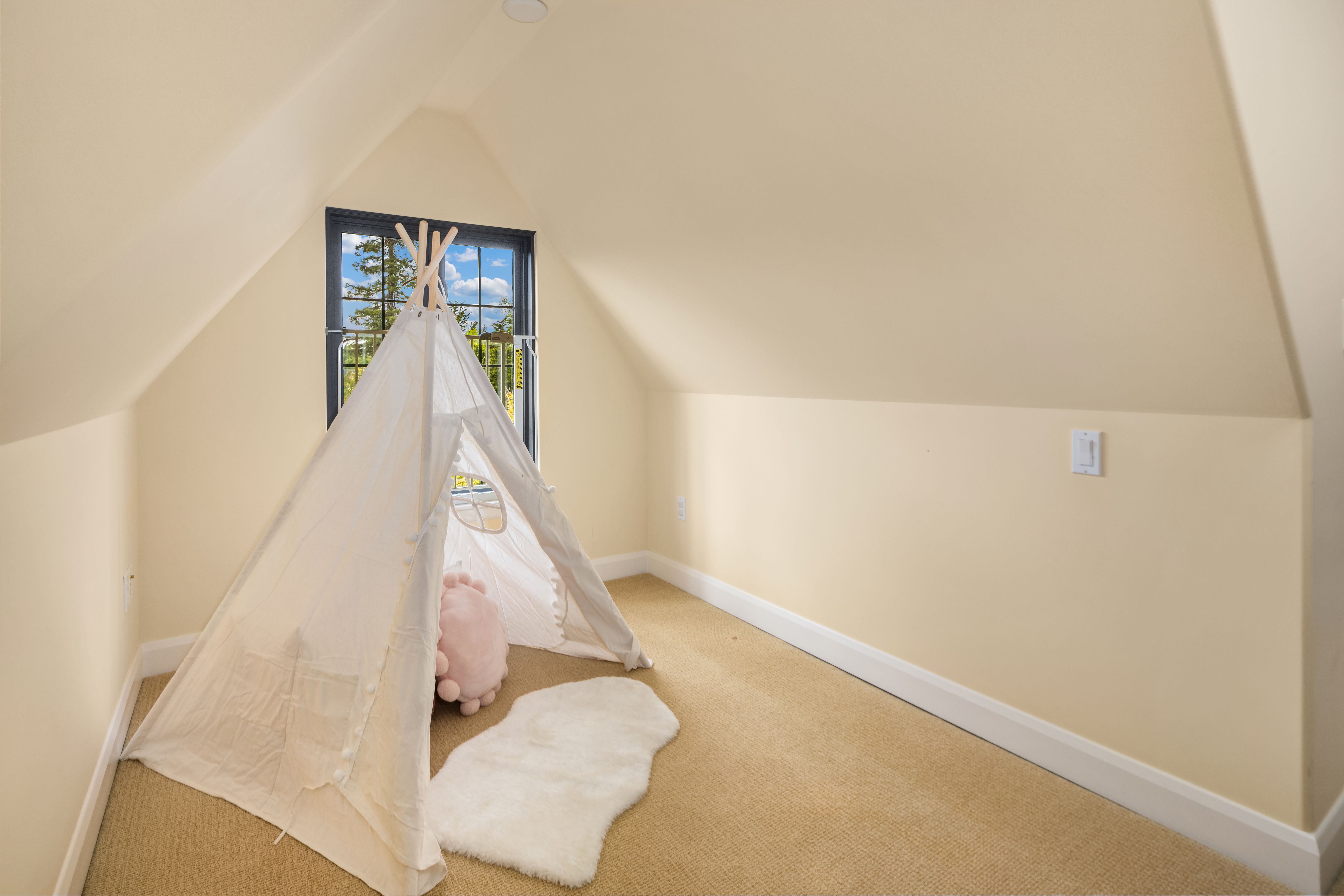  1105 Shenandoah Dr E, Seattle, WA 98112 - 物件實景