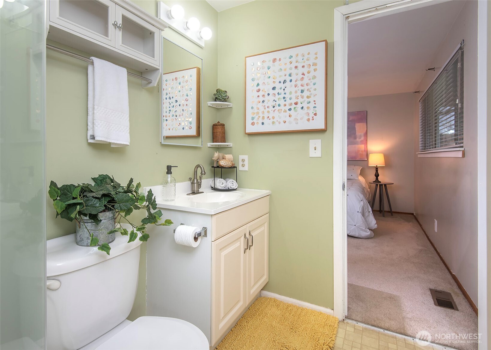 Kenmore, Washington, 98028, United States, 3 Bedrooms Bedrooms, ,1 BathroomBathrooms,Residential,For Sale,1994504