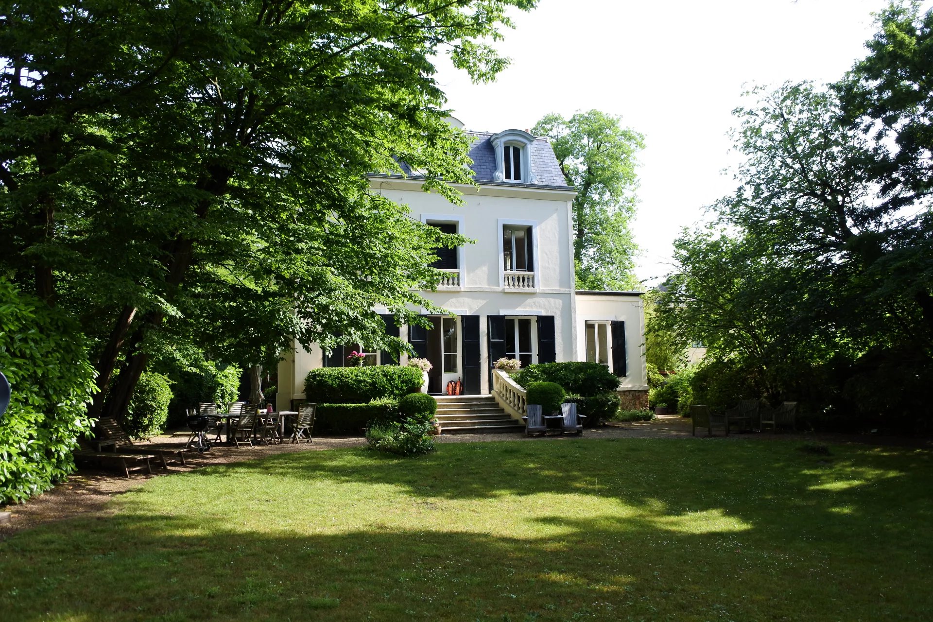 Le Vésinet, Île-de-France, 78110, FR, 5 Bedrooms Bedrooms, ,5 BathroomsBathrooms,Residential,For Sale,1994583