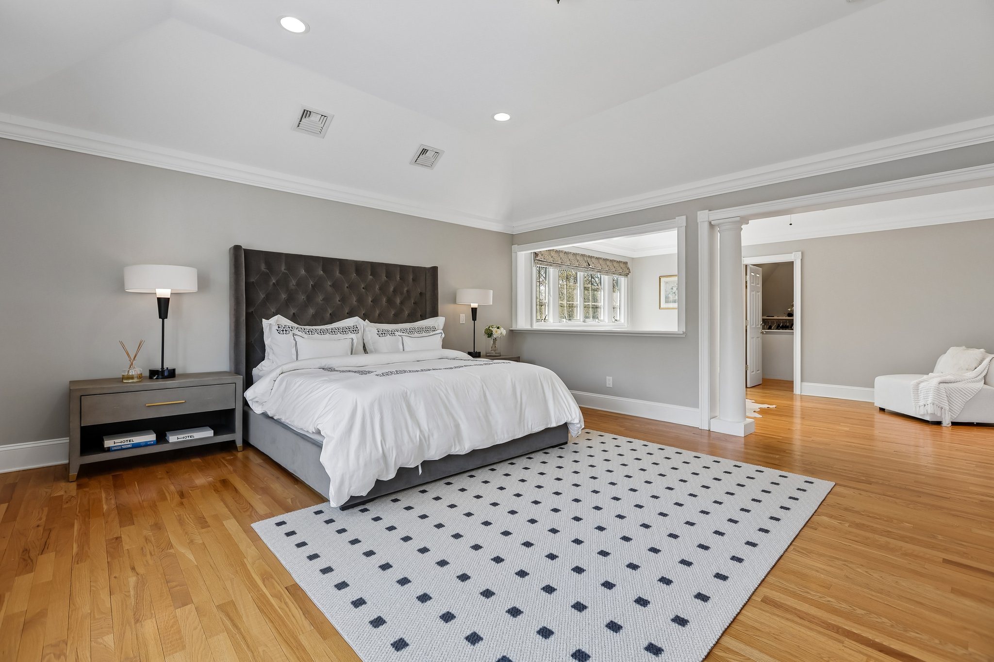  Stunning Belle Mead Estate with Private Theater, Gym, and Designer Finishes - 物件實景