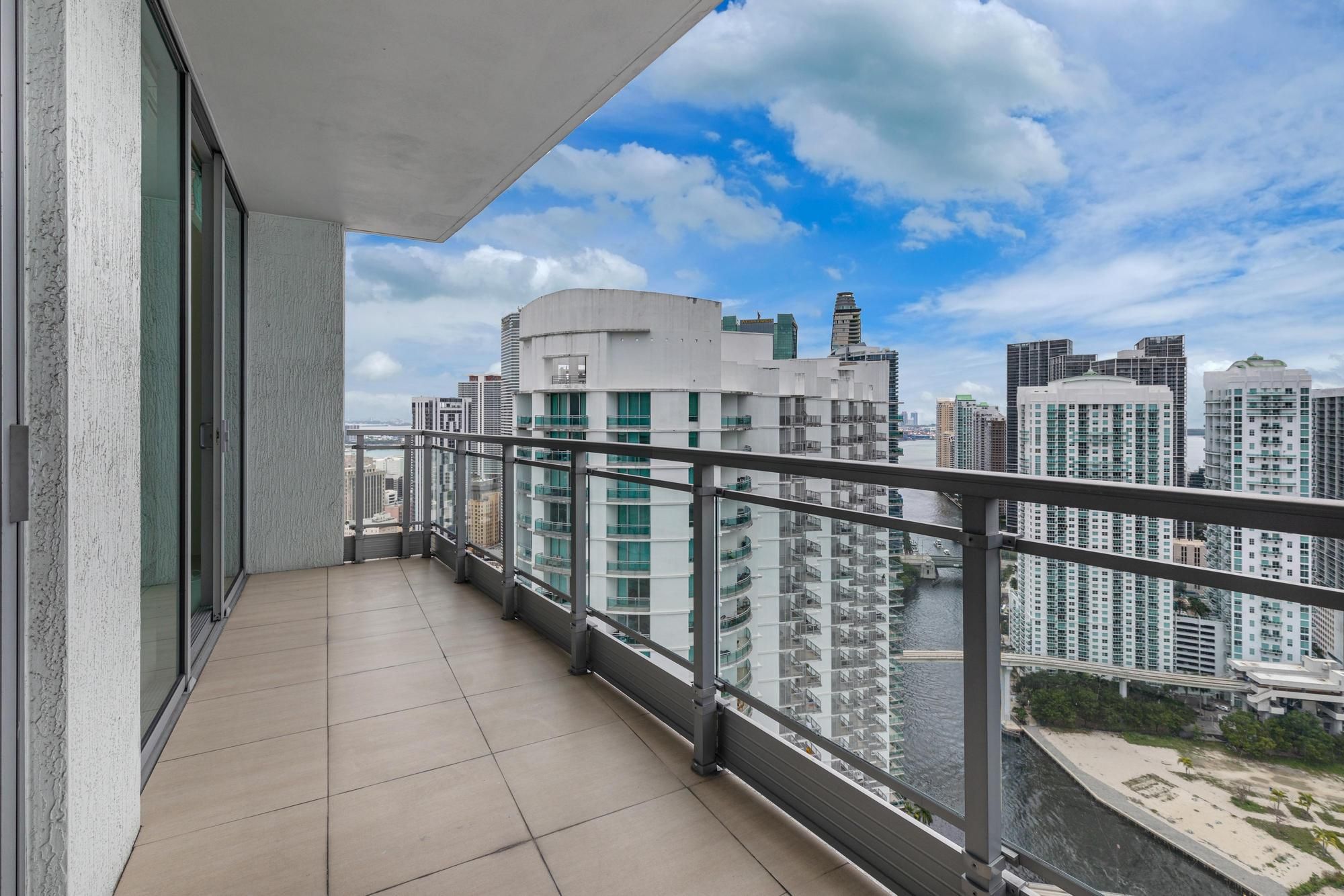  90 Sw 3rd St,Miami, FL, 33130 - 物件實景