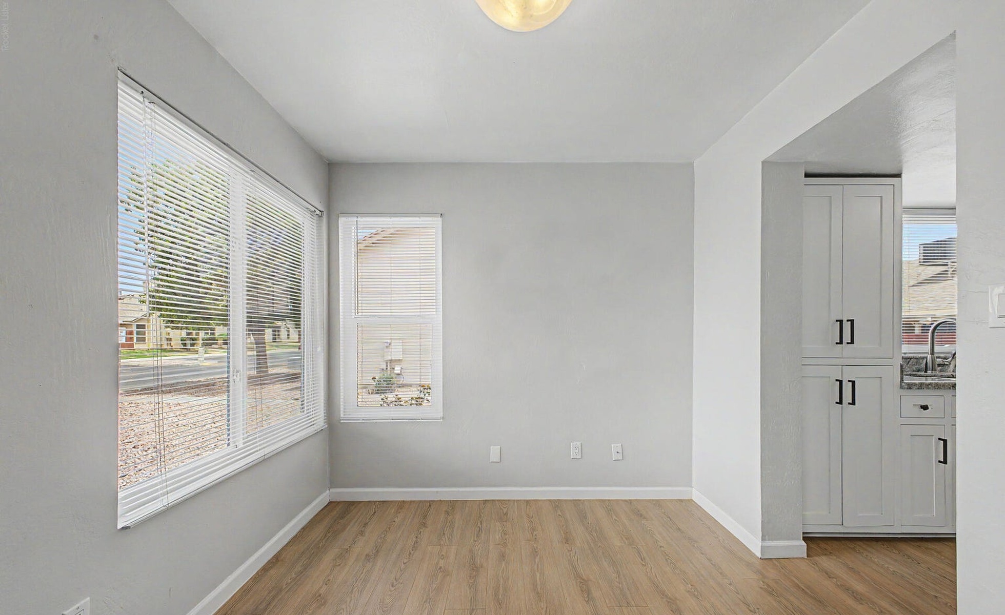  2455 E Broadway Road  Mesa, AZ - 物件實景