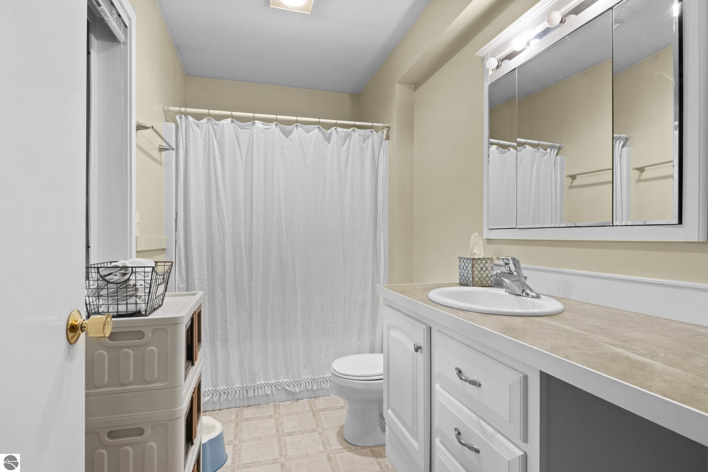 Traverse City, Michigan, 49684, United States, 2 Bedrooms Bedrooms, ,3 BathroomsBathrooms,Residential,For Sale,1915981