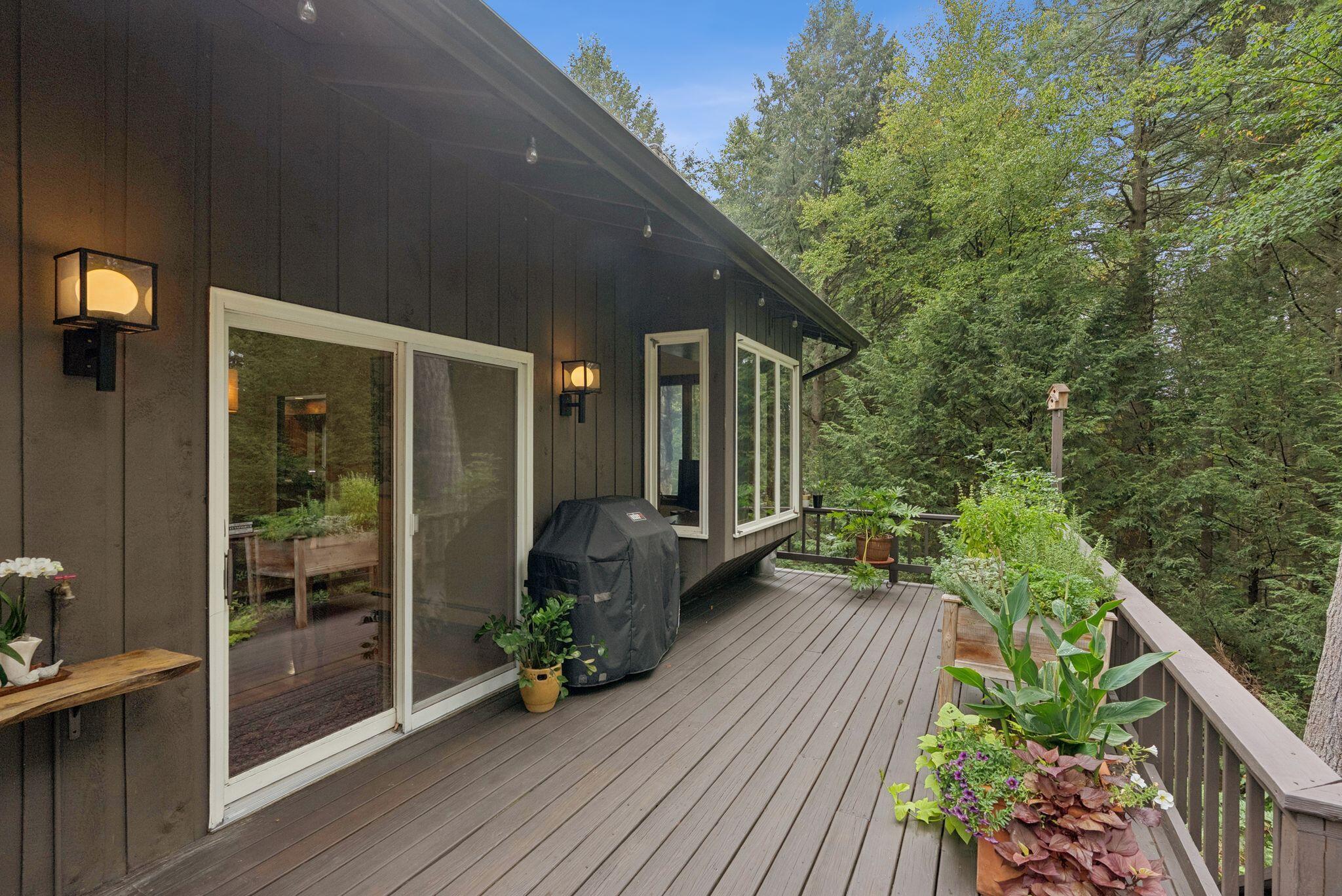 Falmouth, Maine, 04105, United States, 3 Bedrooms Bedrooms, ,3 BathroomsBathrooms,Residential,For Sale,1951147