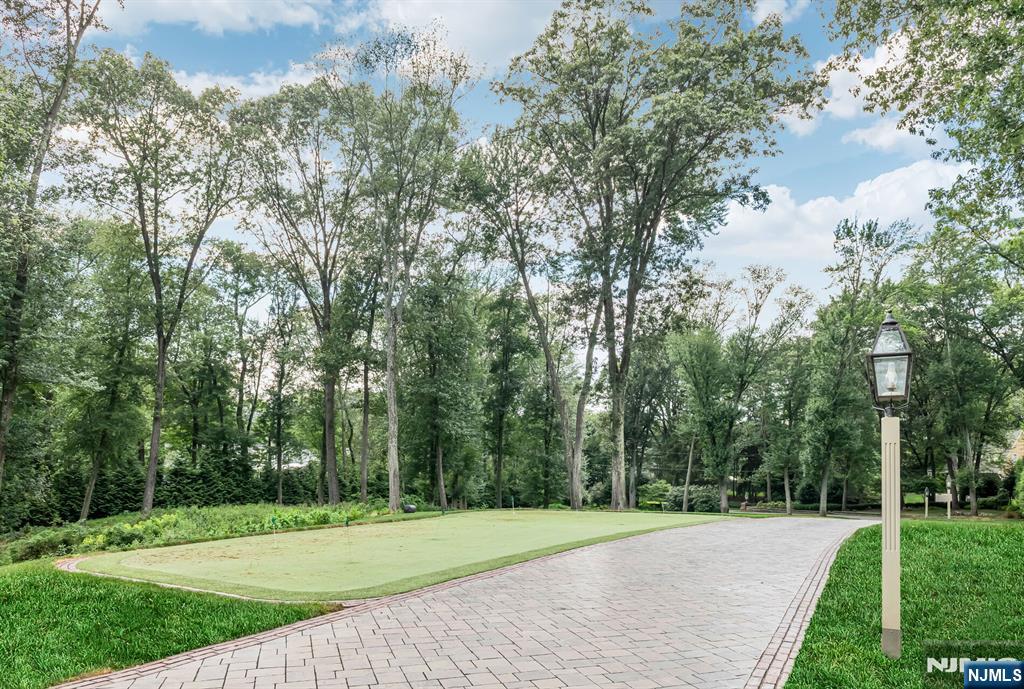 Franklin Lakes, New Jersey, 07417, United States, 6 Bedrooms Bedrooms, ,7 BathroomsBathrooms,Residential,For Sale,1903757