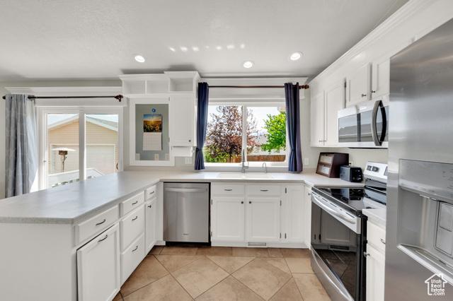 West Jordan, Utah, 84081, United States, 5 Bedrooms Bedrooms, ,3 BathroomsBathrooms,Residential,For Sale,1921078