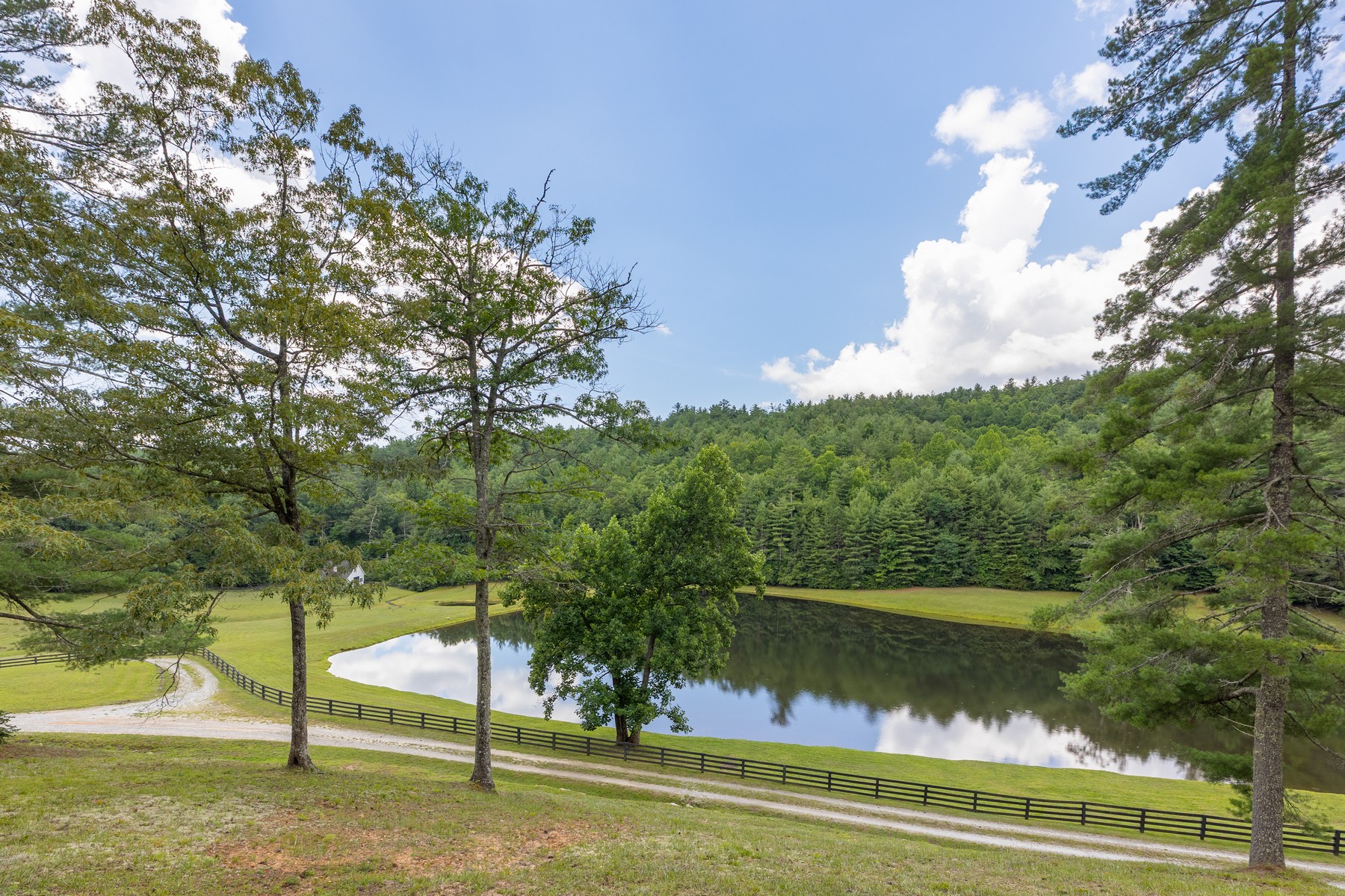  1356 Blue Valley Road - 物件實景