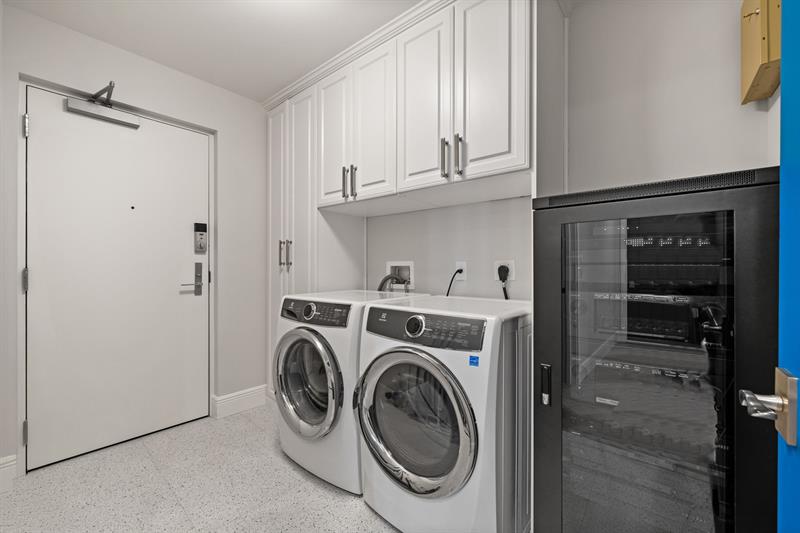 Fort Lauderdale, Florida, 33305, United States, 3 Bedrooms Bedrooms, ,5 BathroomsBathrooms,Residential,For Sale,1992942