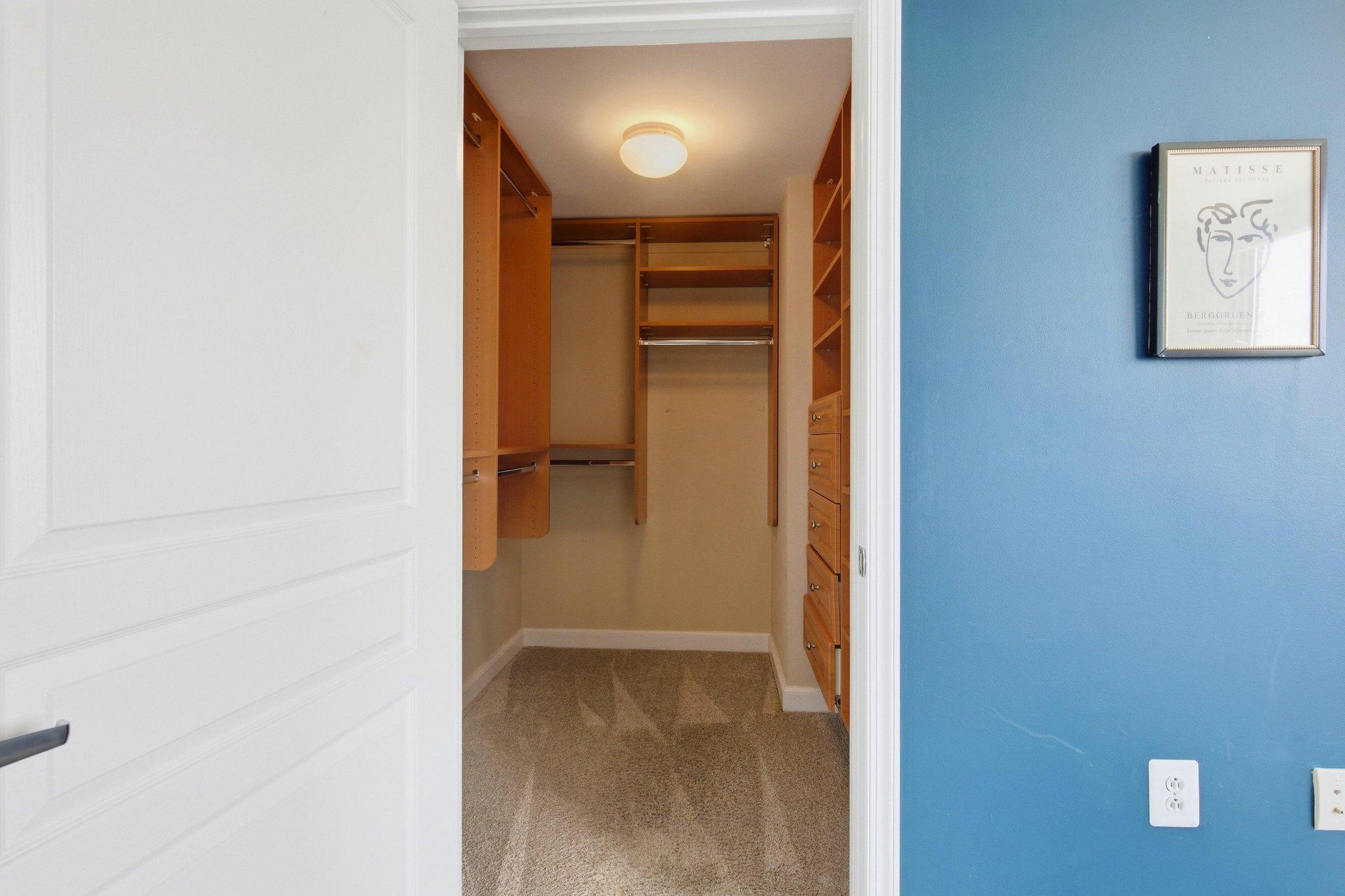  2451 Midtown Avenue, Alexandria, VA, 22303 - 物件實景