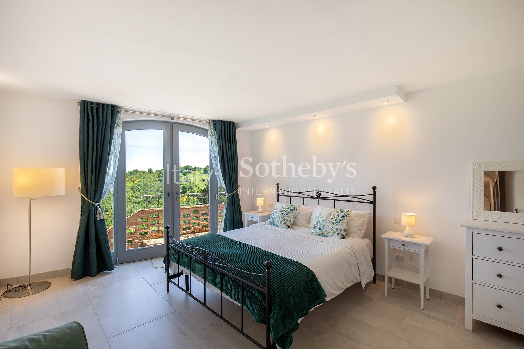  Elegant Restored Farmhouse with Panoramic Views - 物件實景