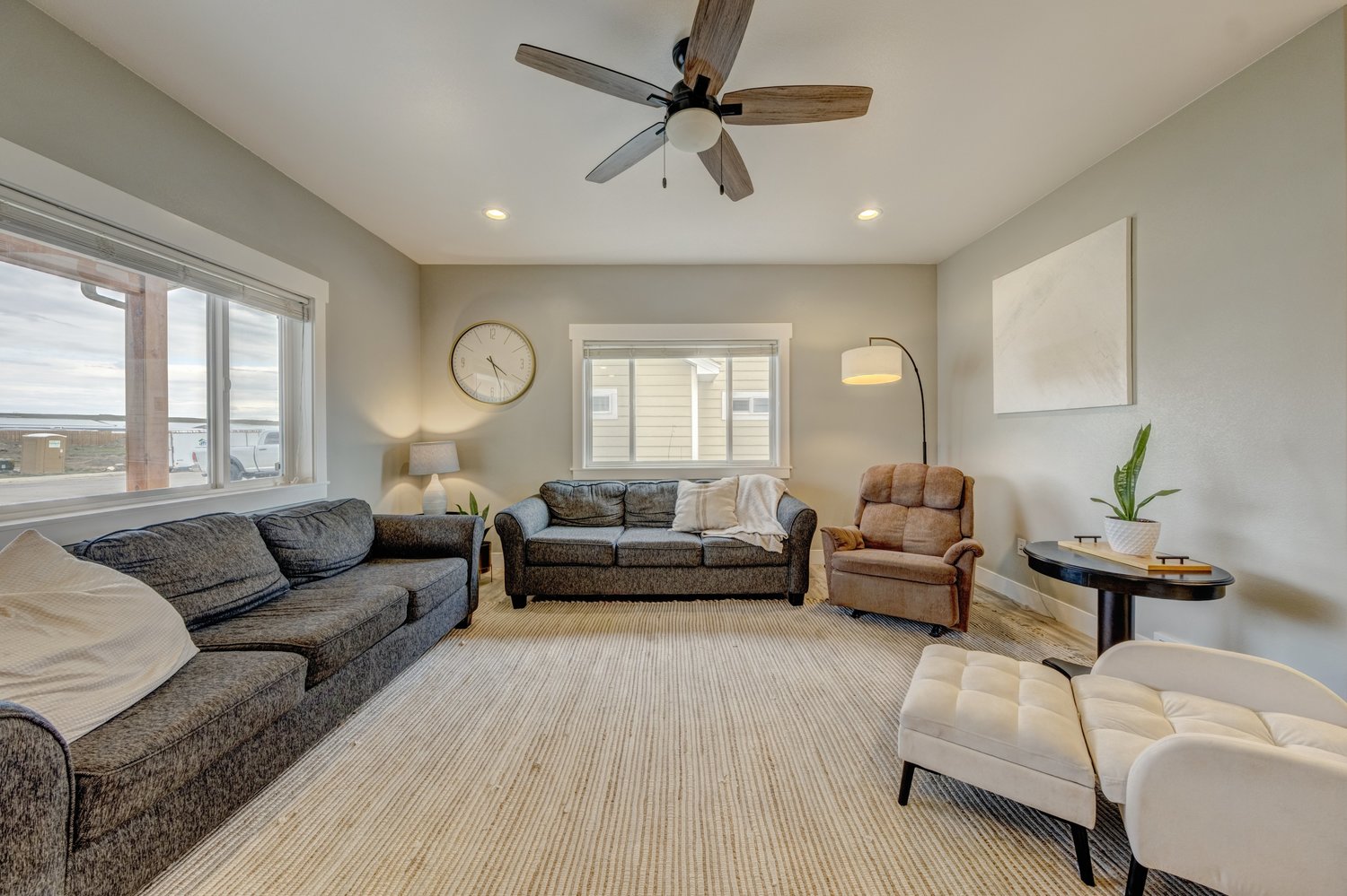 Ranchester, Wyoming, 82839, United States, 4 Bedrooms Bedrooms, ,3 BathroomsBathrooms,Residential,For Sale,1979887