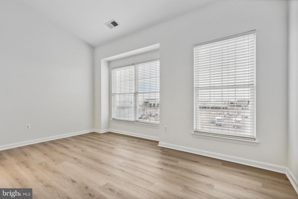 Chantilly, Virginia, 20152, United States, 3 Bedrooms Bedrooms, ,4 BathroomsBathrooms,Residential,For Sale,1942901