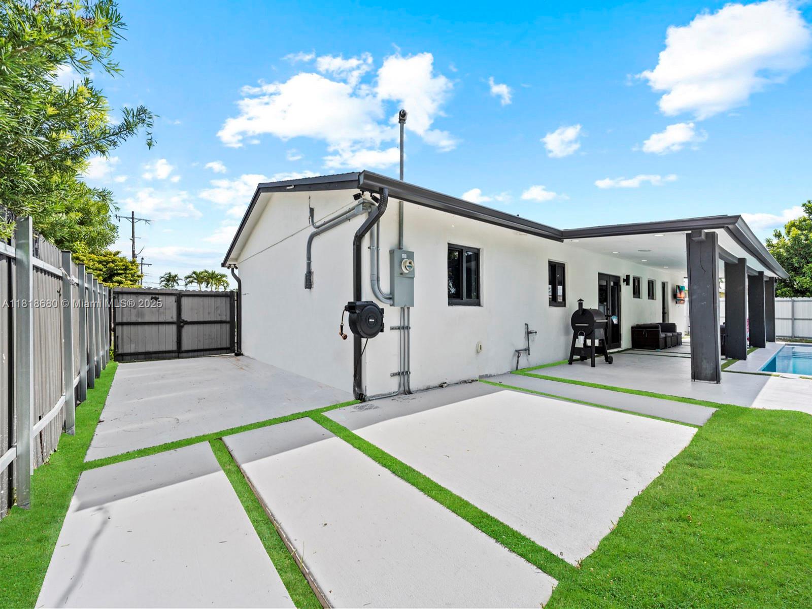 Miami, Florida, 33173, United States, 3 Bedrooms Bedrooms, ,2 BathroomsBathrooms,Residential,For Sale,1857432