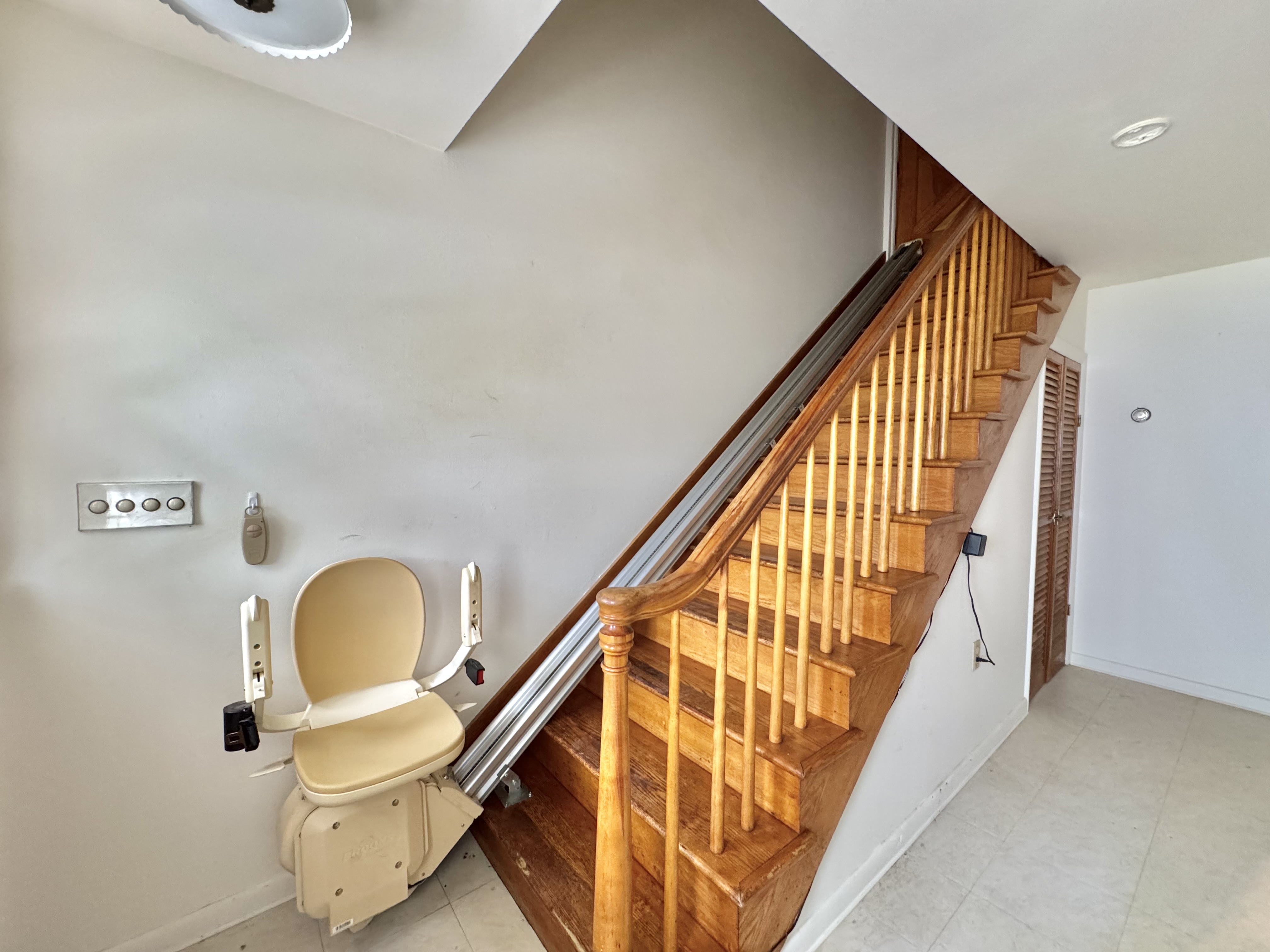 Catskill, New York, 12414, United States, 6 Bedrooms Bedrooms, ,3 BathroomsBathrooms,Residential,For Sale,1983582