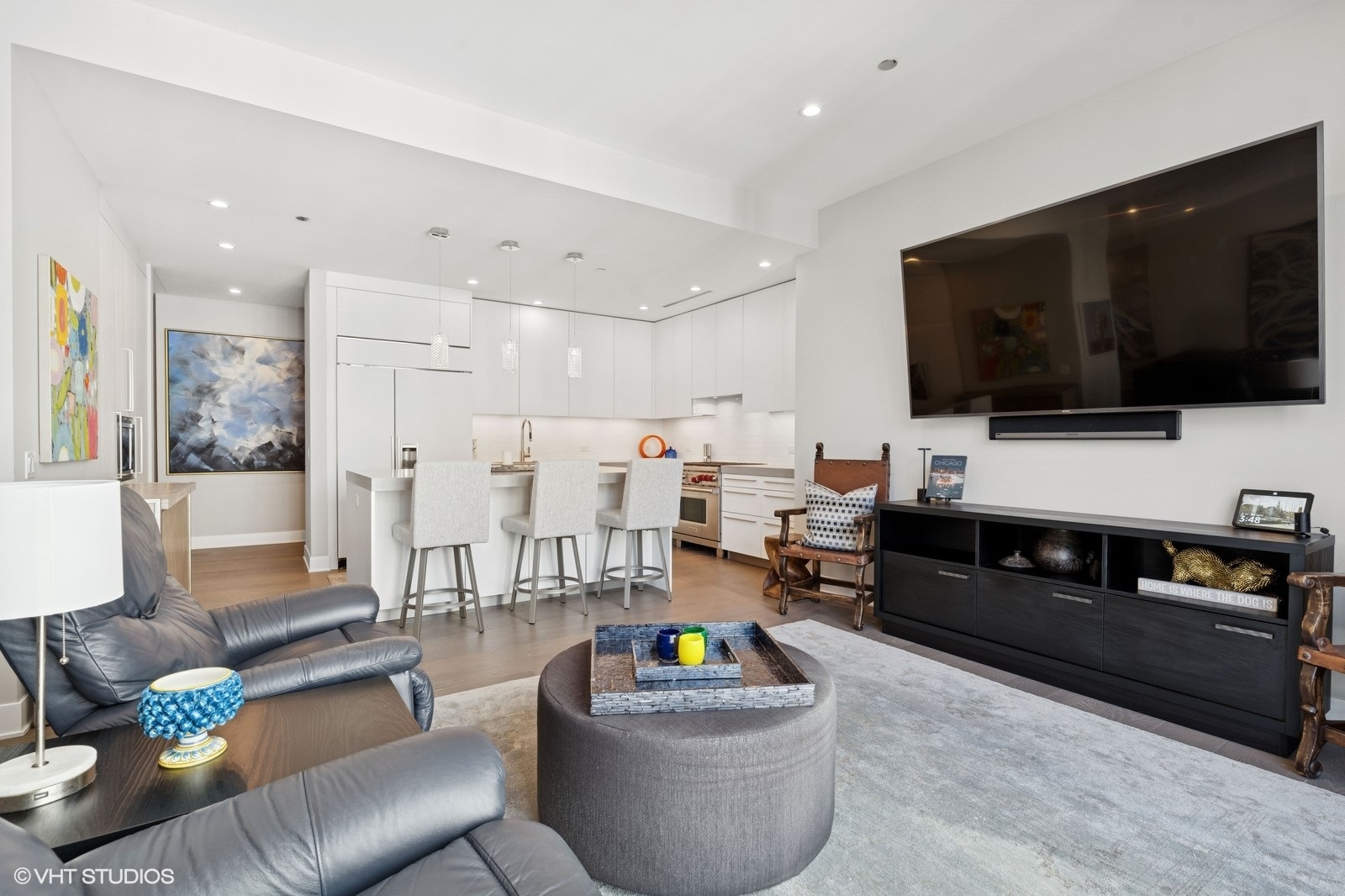 Chicago, Illinois, 60611, United States, 3 Bedrooms Bedrooms, ,4 BathroomsBathrooms,Residential,For Sale,1903791
