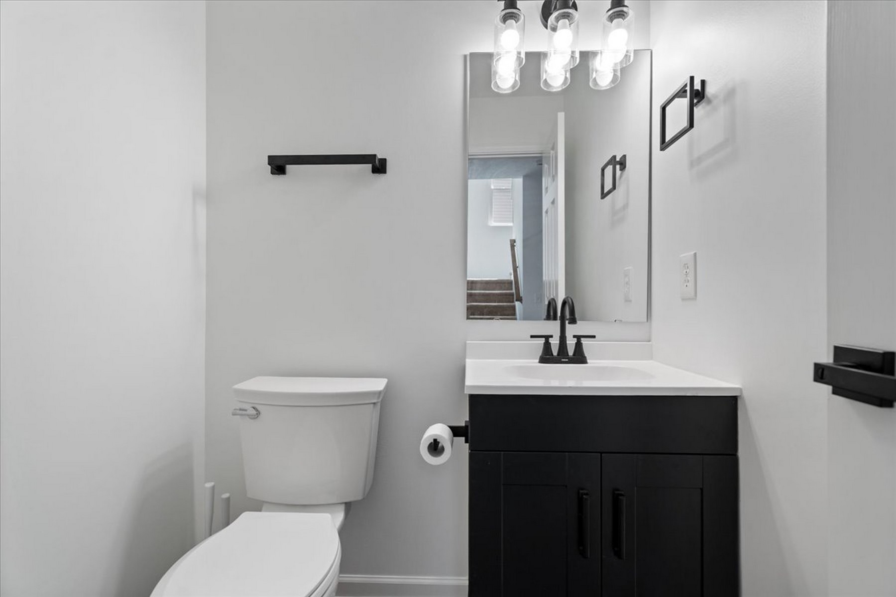  Completely Remodeled Four Bedroom Home on Oversized Lot - 物件實景