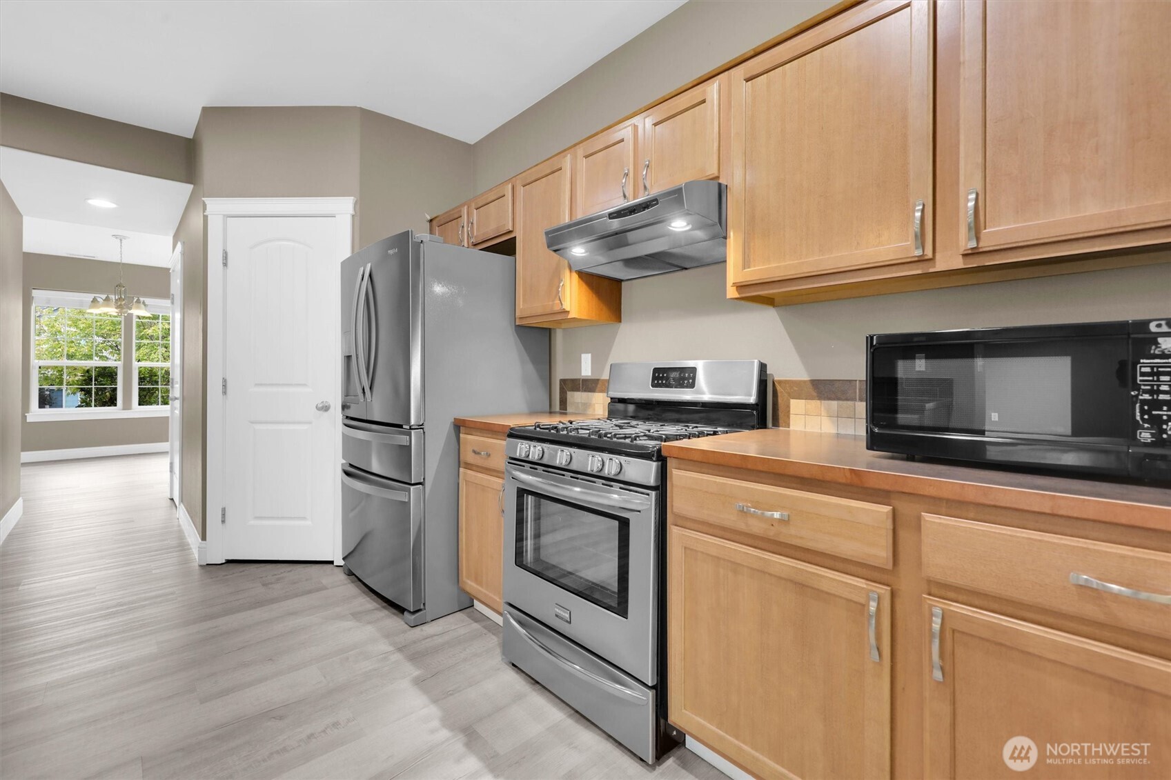 Puyallup, Washington, 98375, United States, 4 Bedrooms Bedrooms, ,3 BathroomsBathrooms,Residential,For Sale,1983972