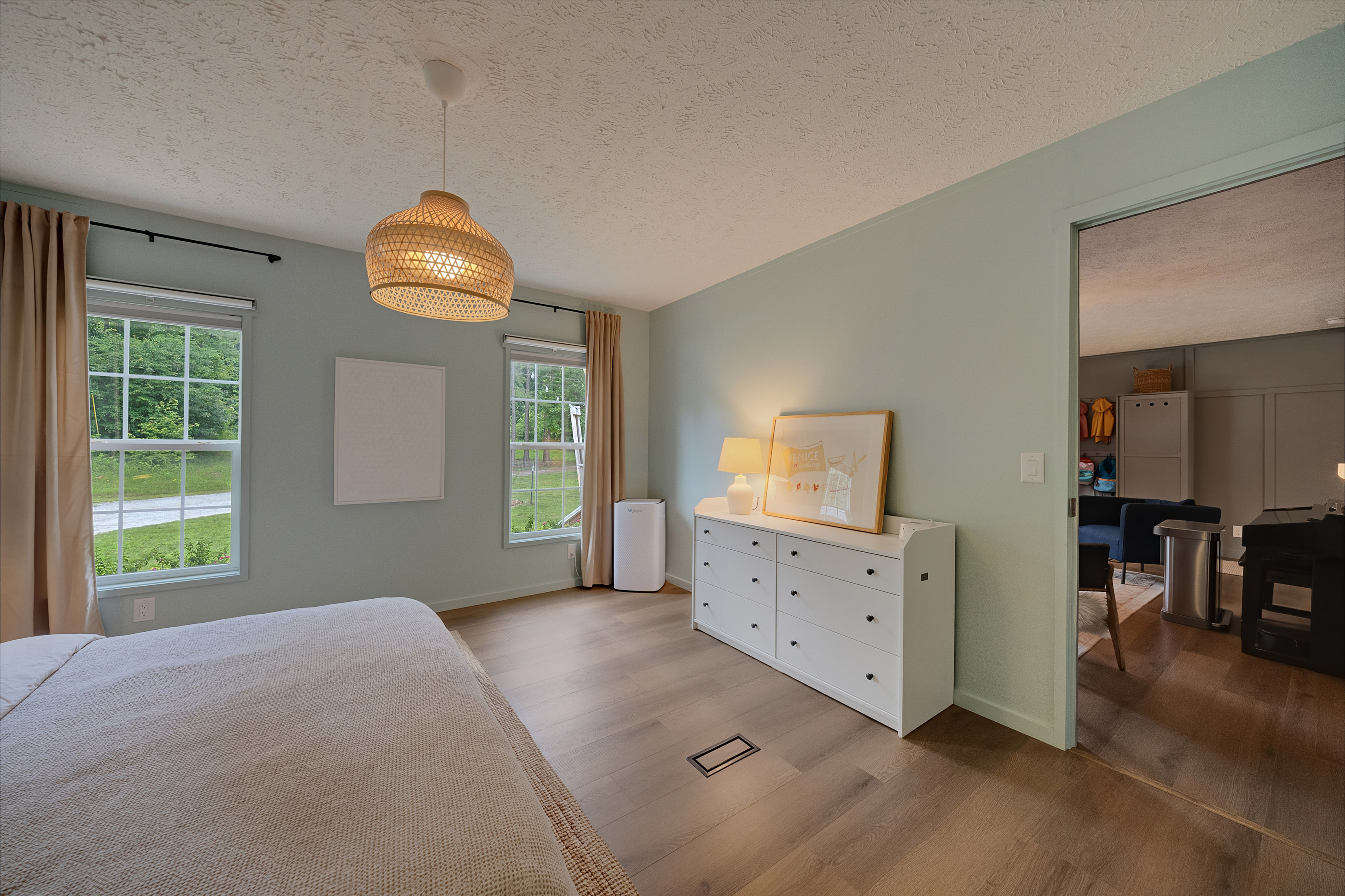  Completely Refreshed Home on Five Private Acres - 物件實景