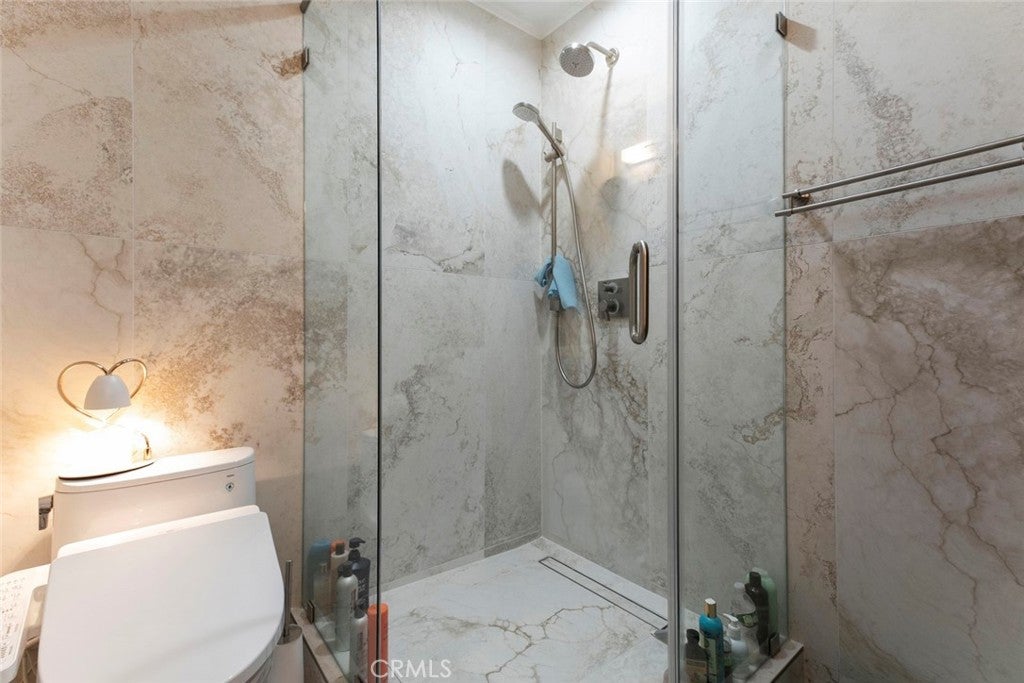 Glendale, California, 91201, United States, 4 Bedrooms Bedrooms, ,5 BathroomsBathrooms,Residential,For Sale,1969452