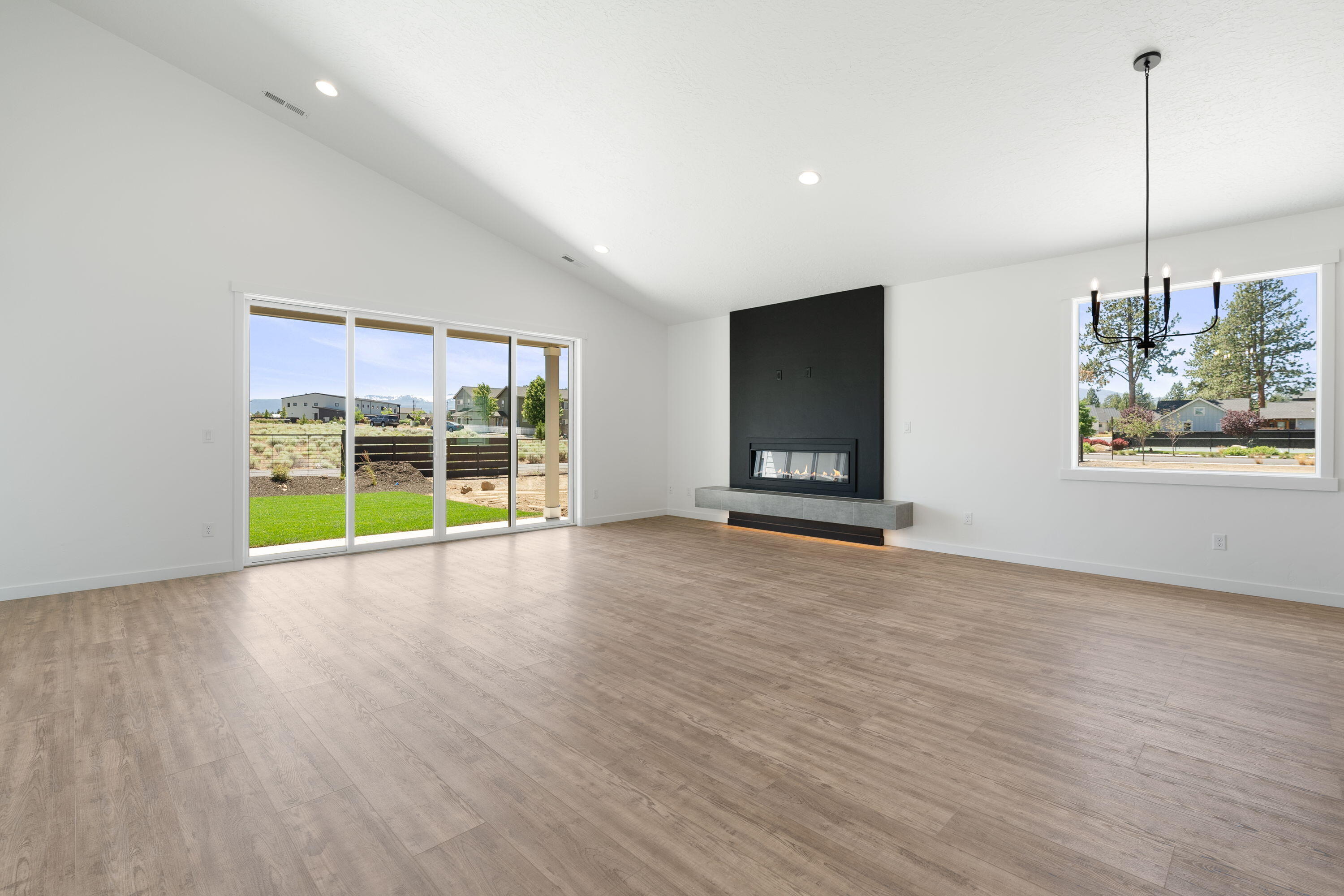 Sisters, Oregon, 97759, United States, 3 Bedrooms Bedrooms, ,3 BathroomsBathrooms,Residential,For Sale,1766266