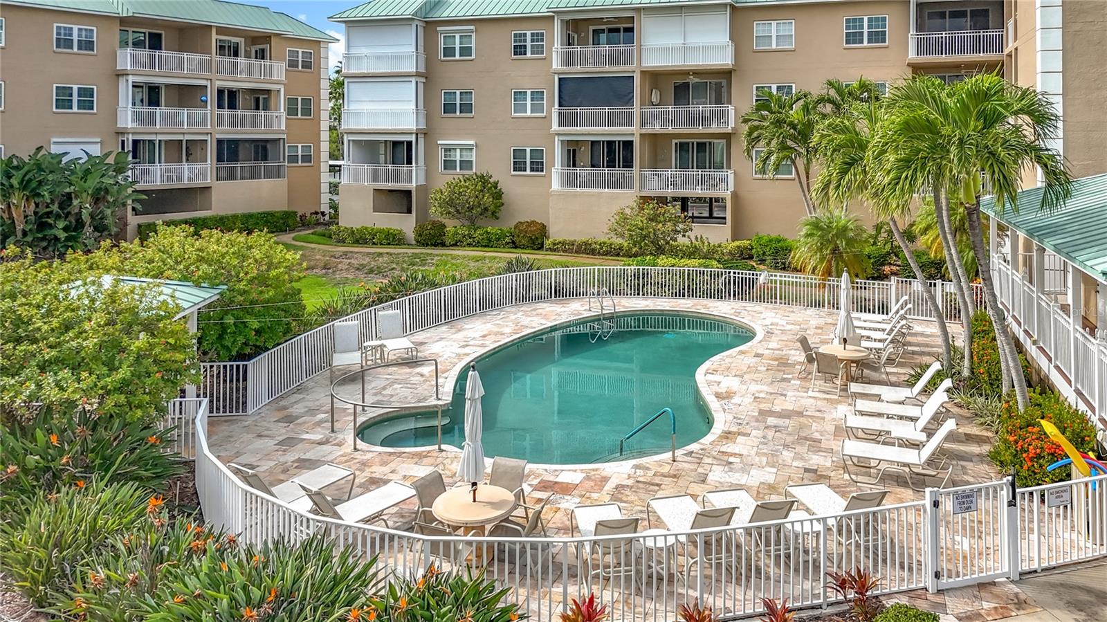 Madeira Beach, Florida, 33708, United States, 2 Bedrooms Bedrooms, ,2 BathroomsBathrooms,Residential,For Sale,1985682