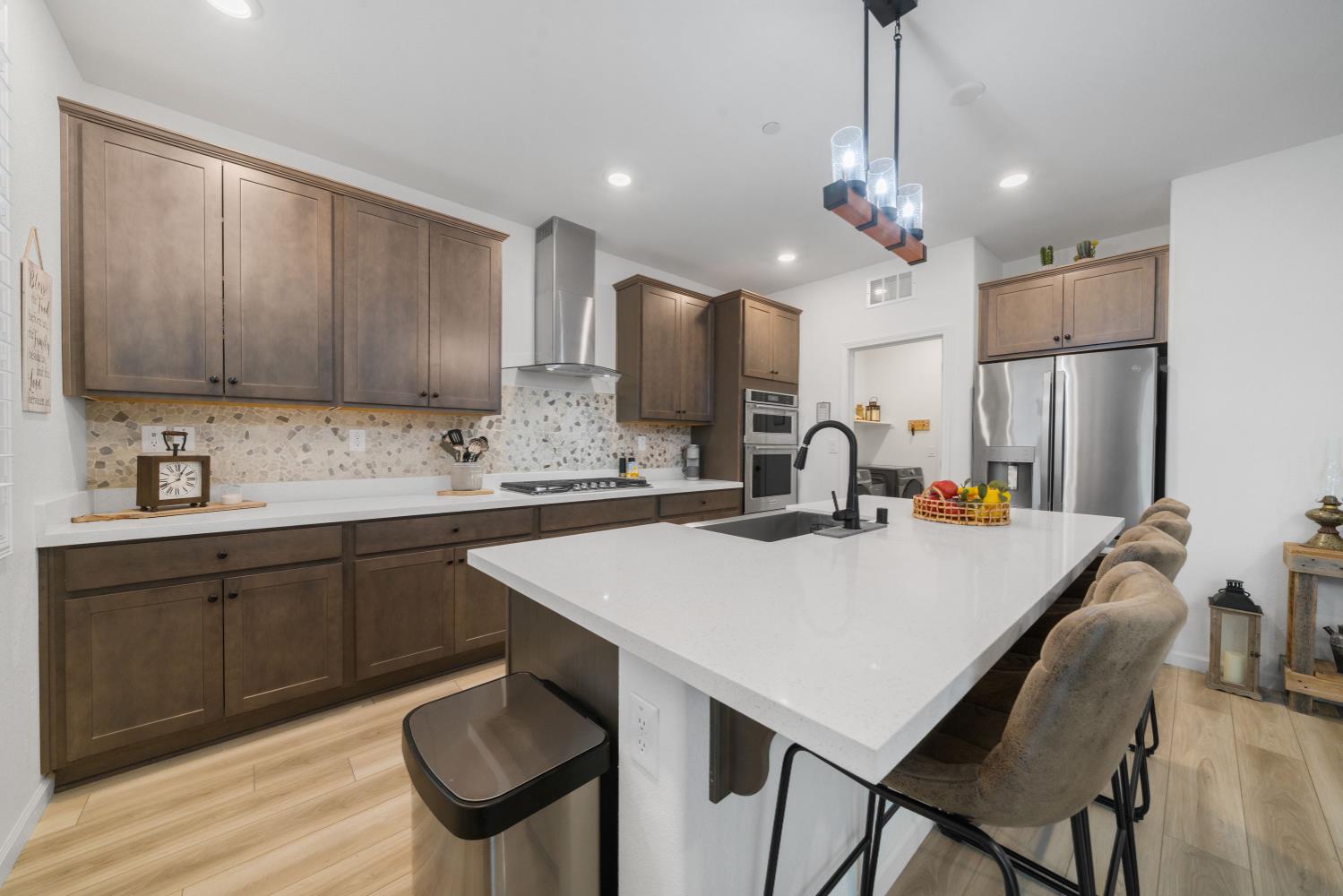 Folsom, California, 95630, United States, 5 Bedrooms Bedrooms, ,3 BathroomsBathrooms,Residential,For Sale,1997152