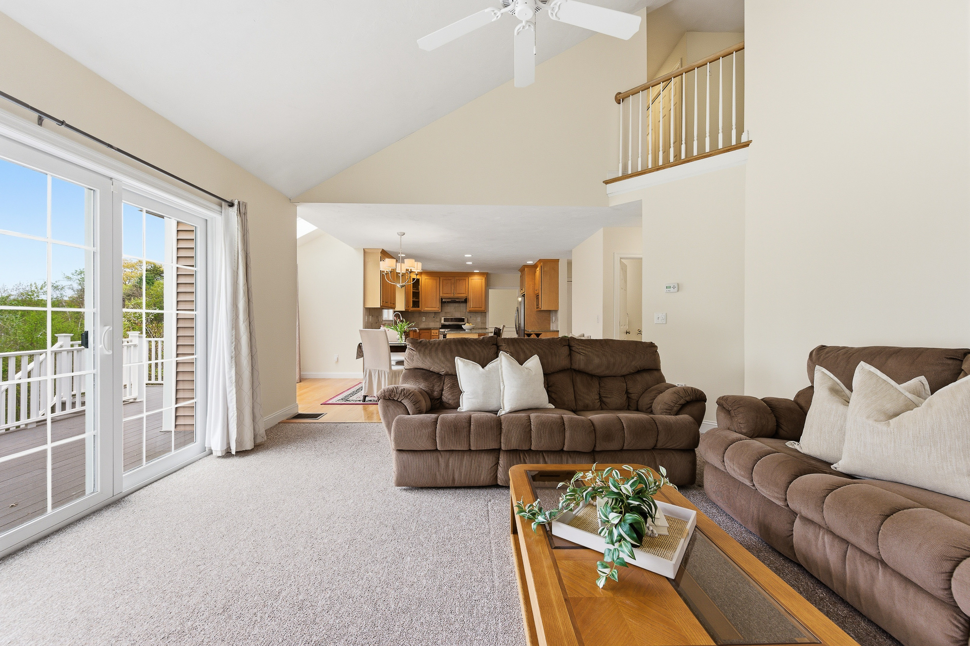  8 Victoria Circle, Shrewsbury, MA 01545 - 物件實景