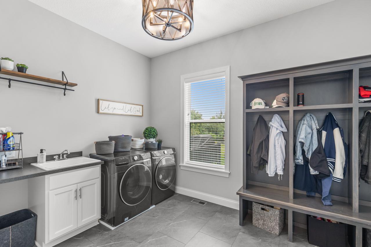 Eden Prairie, Minnesota, 55347, United States, 4 Bedrooms Bedrooms, ,2 BathroomsBathrooms,Residential,For Sale,1939536