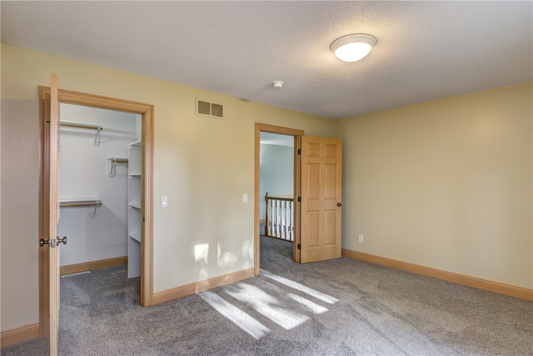 Eau Claire, Wisconsin, 54701, United States, 5 Bedrooms Bedrooms, ,4 BathroomsBathrooms,Residential,For Sale,1976179