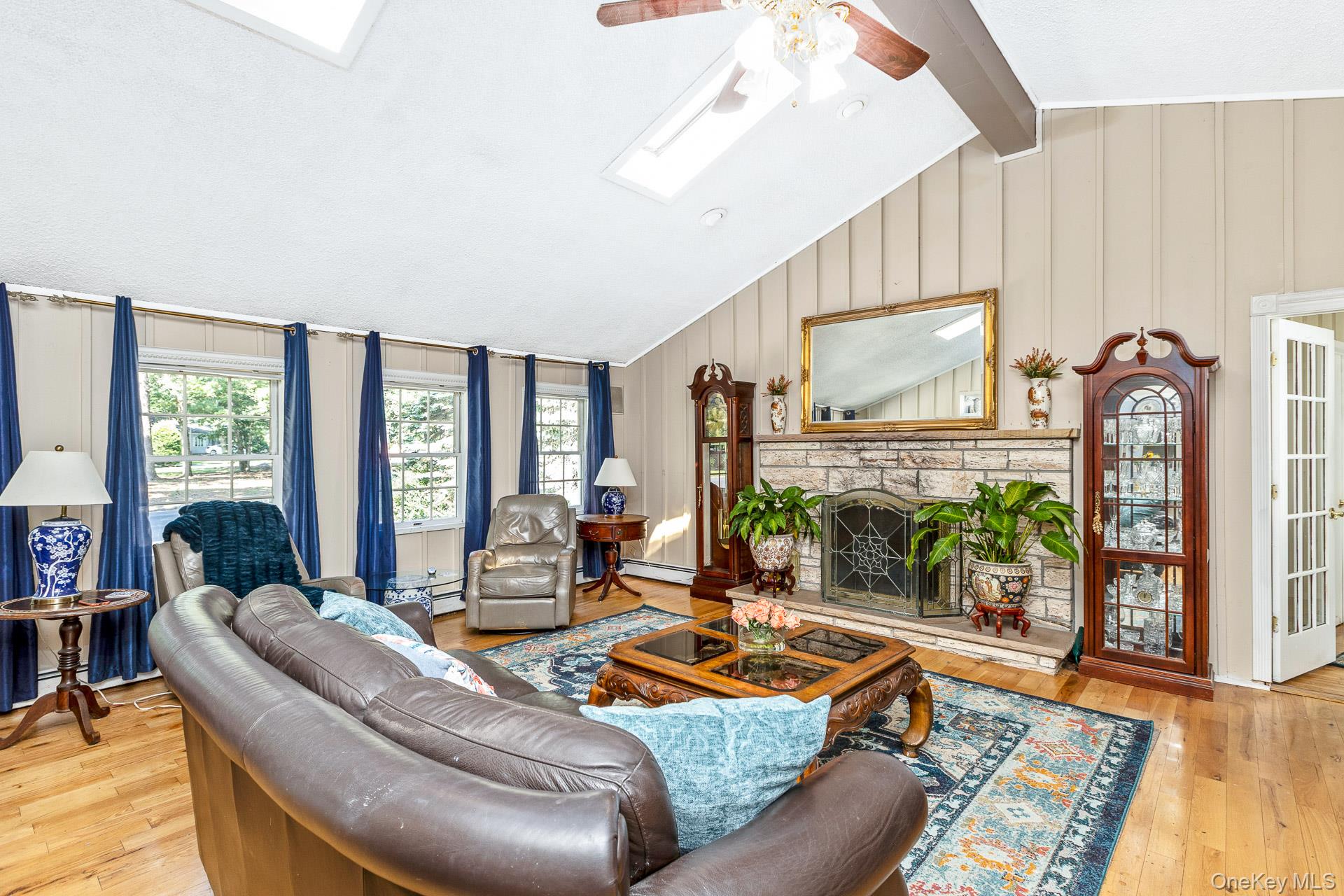 Shoreham, New York, 11786, United States, 3 Bedrooms Bedrooms, ,2 BathroomsBathrooms,Residential,For Sale,1908697