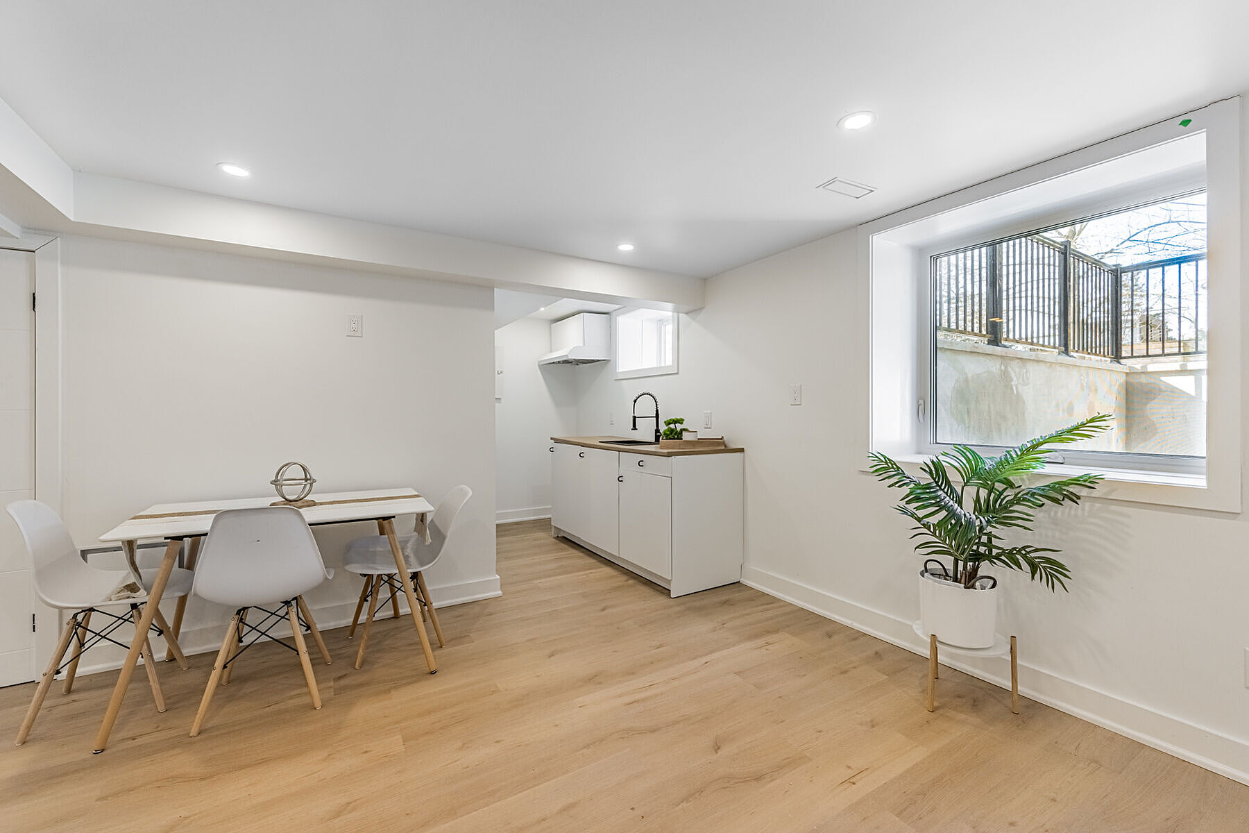  Custom Built Home - 物件實景