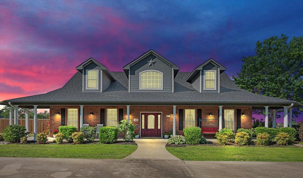 Terrell, Texas, 75160, United States, 4 Bedrooms Bedrooms, ,5 BathroomsBathrooms,Residential,For Sale,1827226