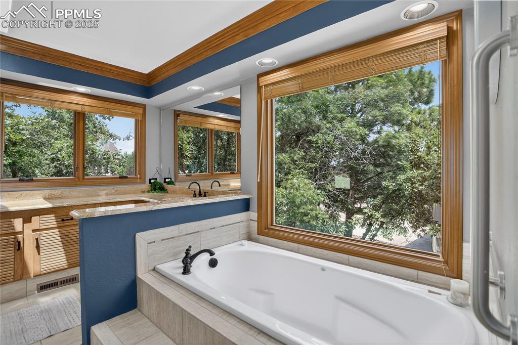 Colorado Springs, Colorado, 80906, United States, 4 Bedrooms Bedrooms, ,4 BathroomsBathrooms,Residential,For Sale,1906884