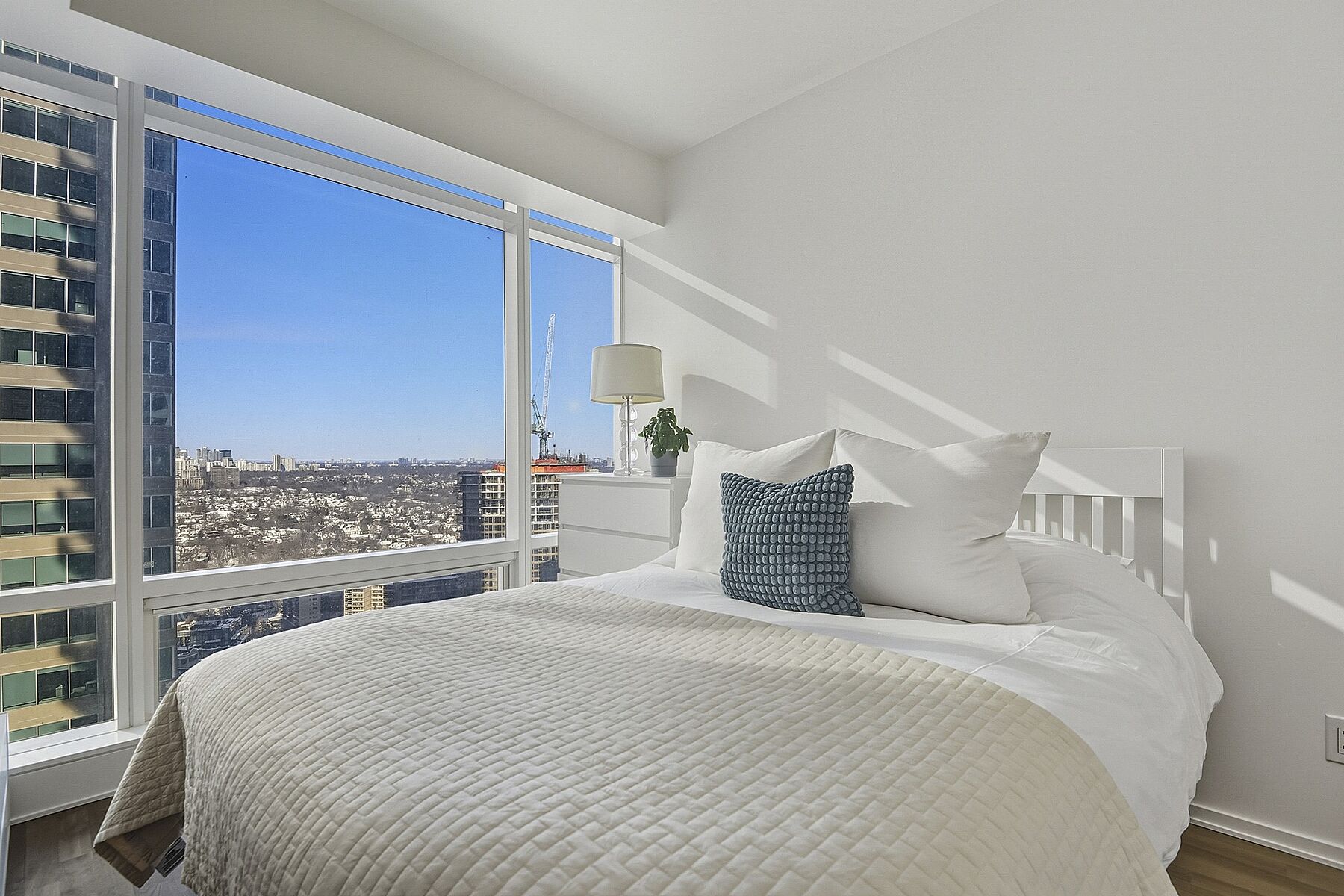  One Bloor - 物件實景