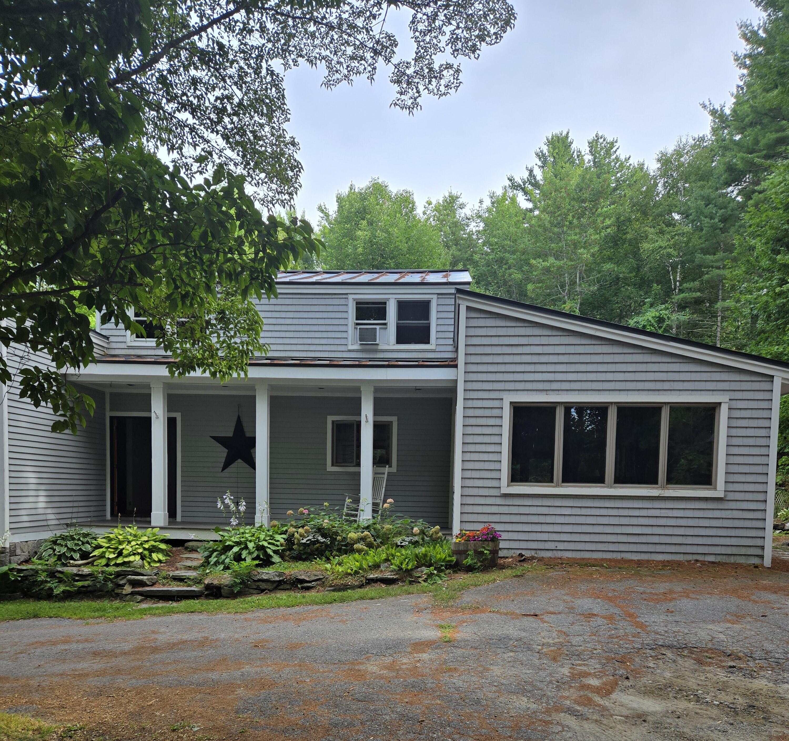 Molyneaux Rd, Camden, ME 04843