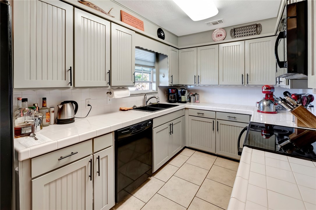 Rockport, Texas, 78382, United States, 3 Bedrooms Bedrooms, ,3 BathroomsBathrooms,Residential,For Sale,1746553