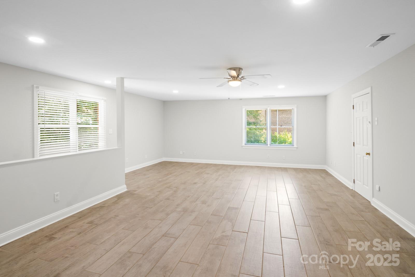 Matthews, North Carolina, 28104, United States, 4 Bedrooms Bedrooms, ,3 BathroomsBathrooms,Residential,For Sale,1876252
