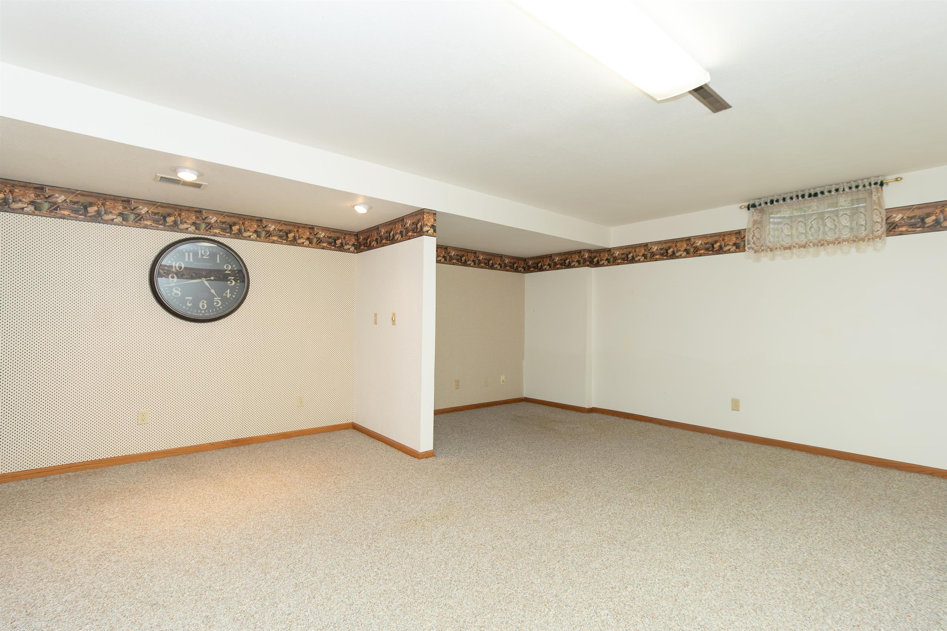 WAUPACA, Wisconsin, 54981, United States, 4 Bedrooms Bedrooms, ,3 BathroomsBathrooms,Residential,For Sale,1913222