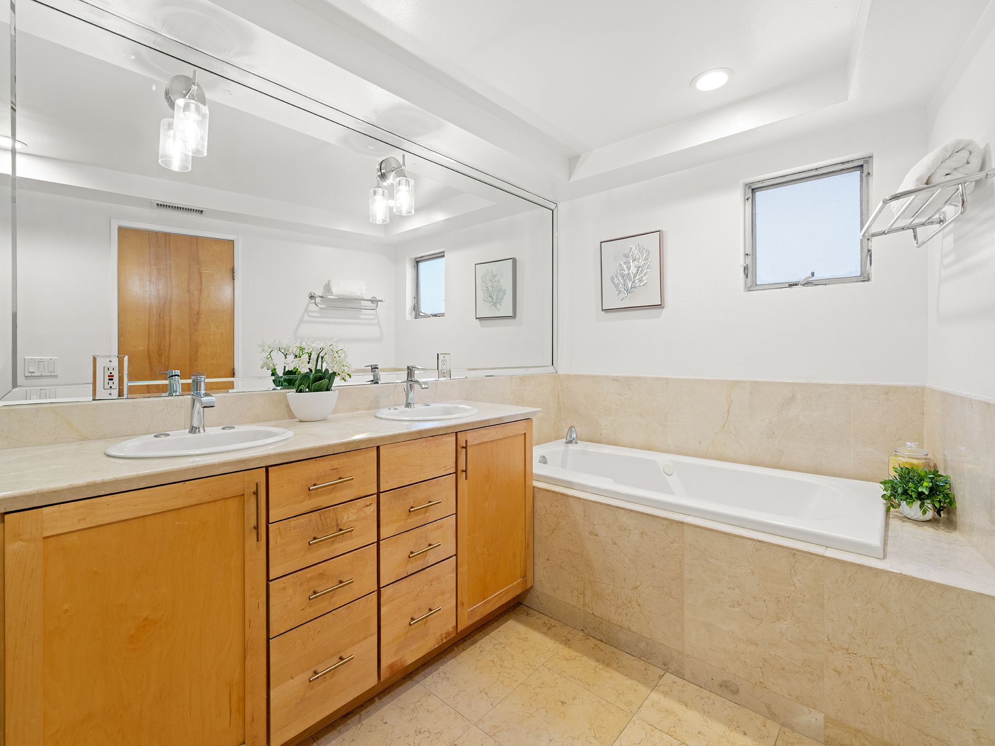 702 10th Street, Hermosa Beach, CA 90254 - 物件實景