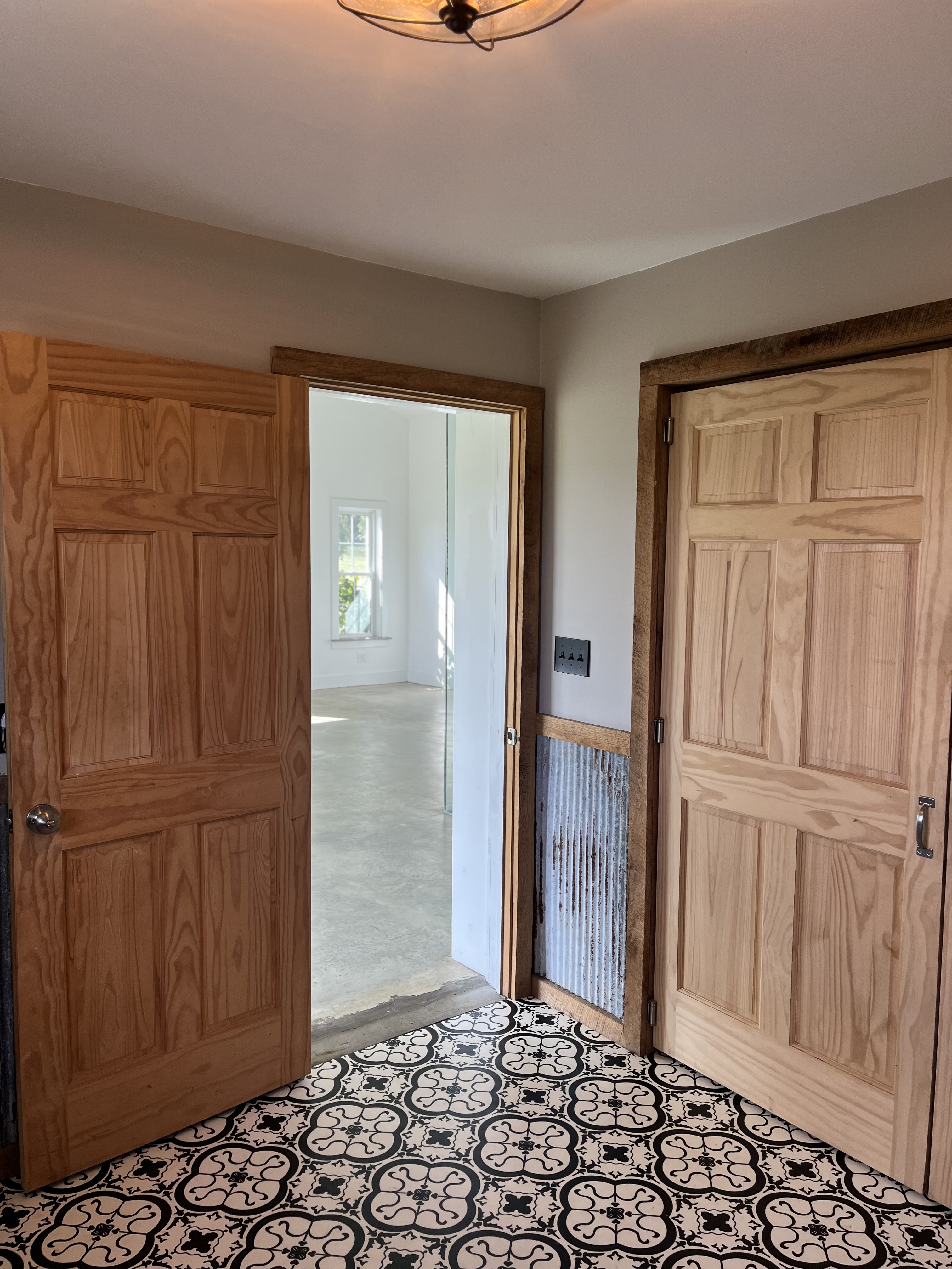 Reading, Pennsylvania, 19606, United States, 4 Bedrooms Bedrooms, ,3 BathroomsBathrooms,Residential,For Sale,1979384