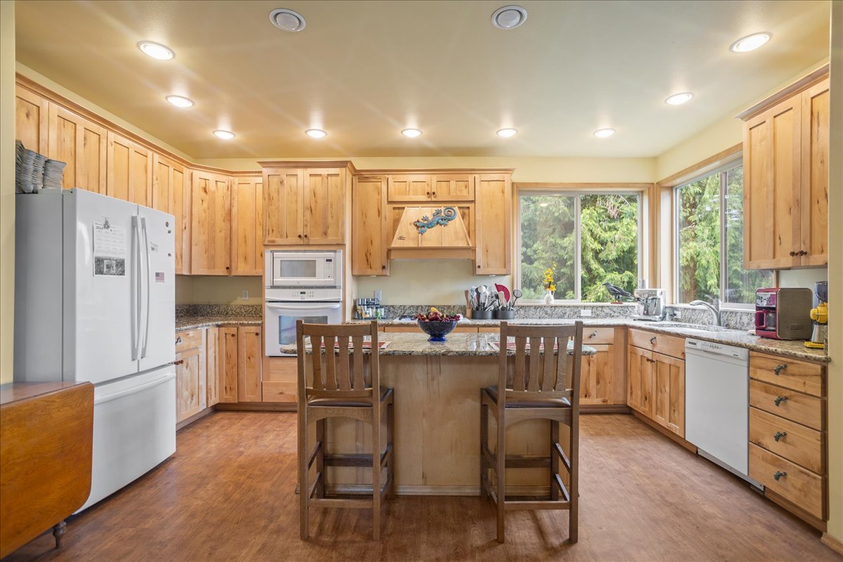 Sagle, Idaho, 83860, United States, 4 Bedrooms Bedrooms, ,4 BathroomsBathrooms,Residential,For Sale,1976237