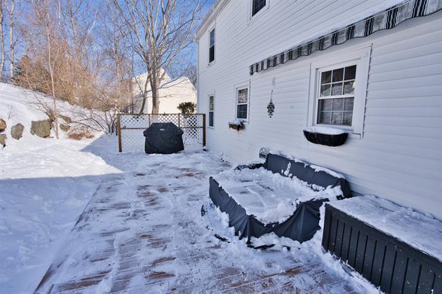 Manchester, New Hampshire, 03109, United States, 3 Bedrooms Bedrooms, ,2 BathroomsBathrooms,Residential,For Sale,2015323