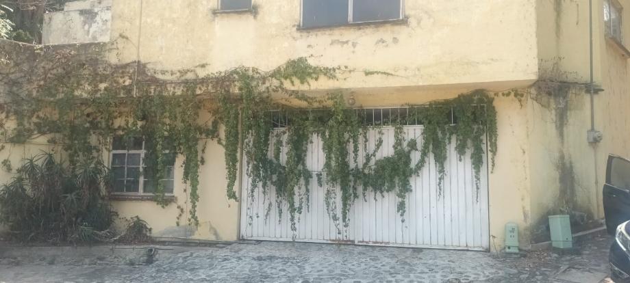 Fraccionamiento Las Quintas, Calle 4.5, Cuernavaca, Morelos, 62446, Mexico, 3 Bedrooms Bedrooms, ,4 BathroomsBathrooms,Residential,For Sale,Fraccionamiento Las Quintas, Calle 4.5,1614358