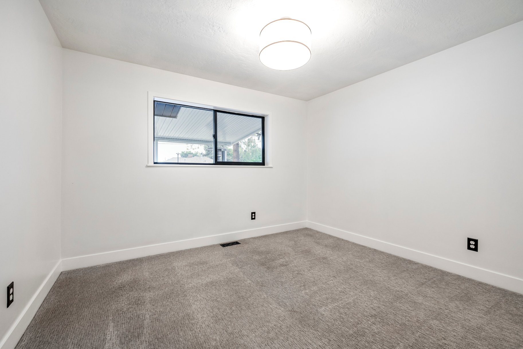  Private 0.34-Acre Modern Murray Rambler - 物件實景