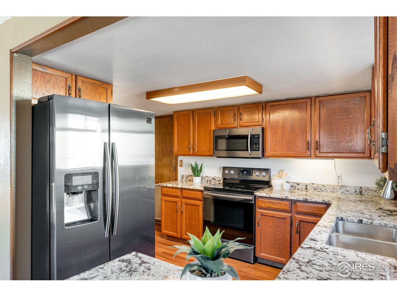 Longmont, Colorado, 80501, United States, 4 Bedrooms Bedrooms, ,2 BathroomsBathrooms,Residential,For Sale,1999140