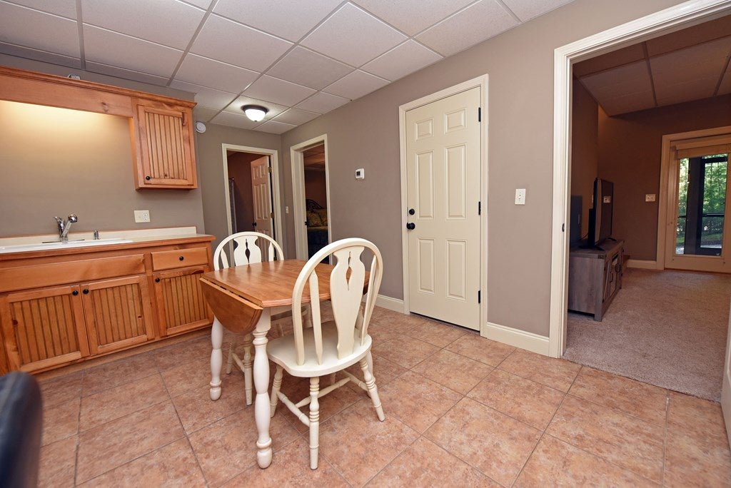 Hiawassee, Georgia, 30546, United States, 3 Bedrooms Bedrooms, ,4 BathroomsBathrooms,Residential,For Sale,1877027